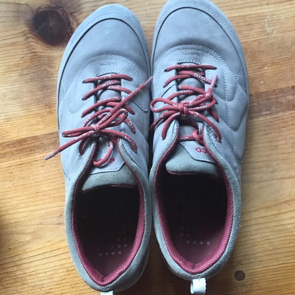 Ecco Women's Sneakers in Gray and Burgundy